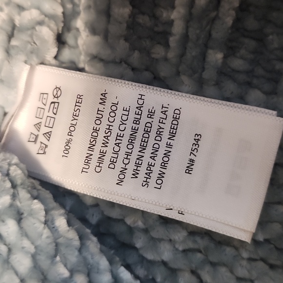 Cynthia Rowley soft sweater. Size Medium - Picture 3 of 3